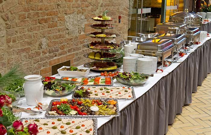 dekoriertes Catering Buffet für eine Veranstaltung in Berlin