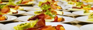 dekorierte Teller - Das exklusive Buffet - Full Service Catering